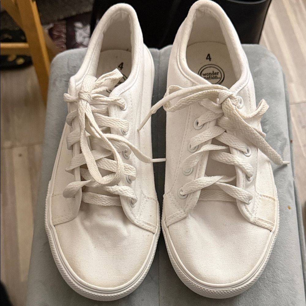 NWOT wonder nation White Canvas Lace-Up Sneakers